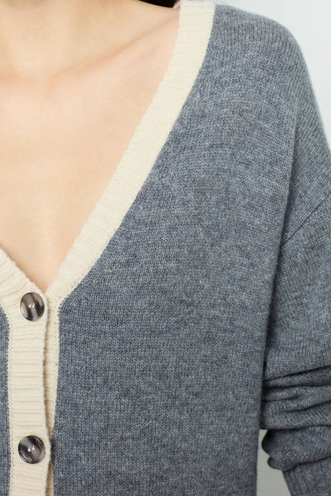 Hot Wool two-coloured cardigan - JANNICE Knitwear